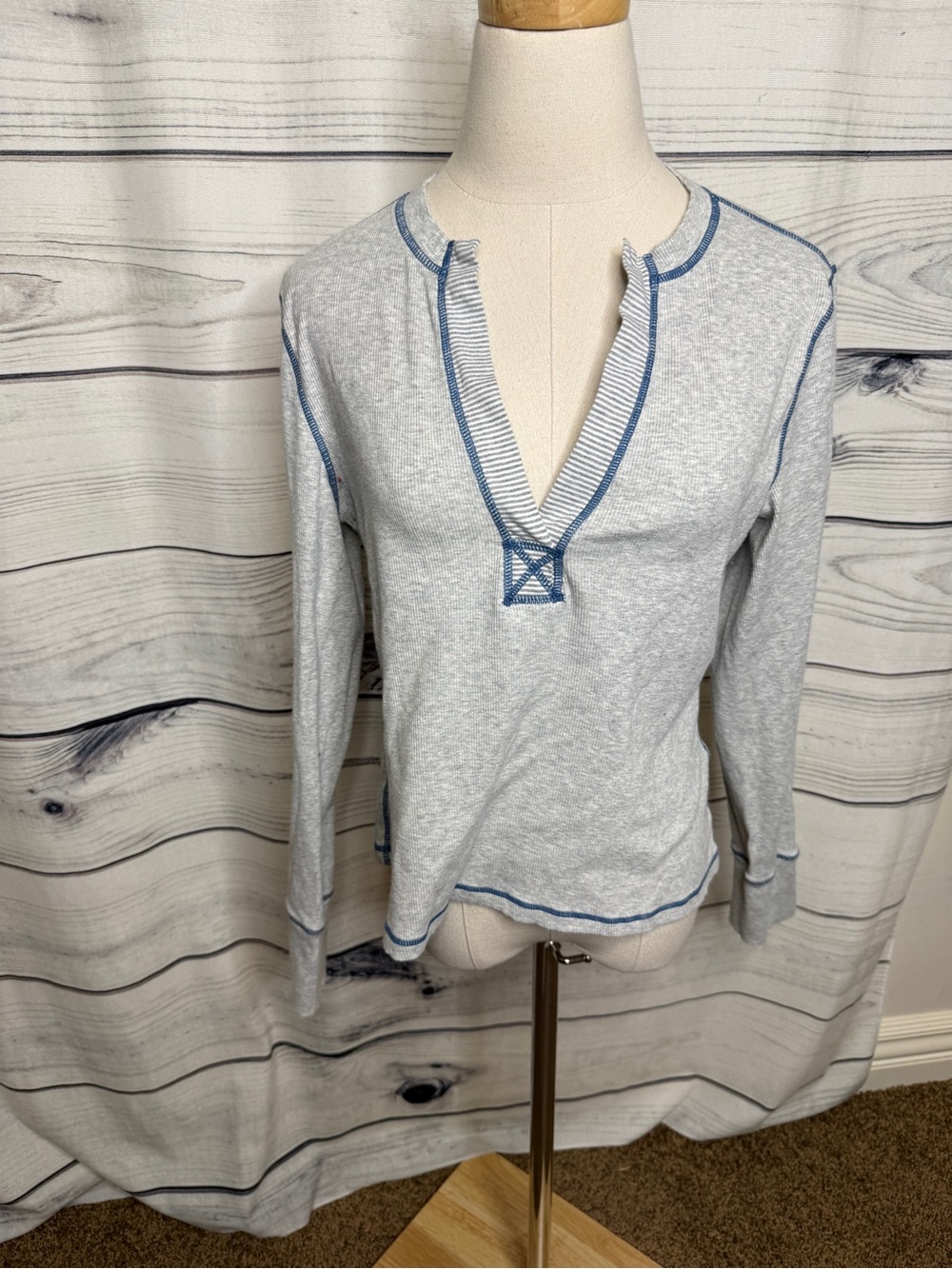 Free People Light Gray Long Sleeve V-Neck Top with Blue Trim